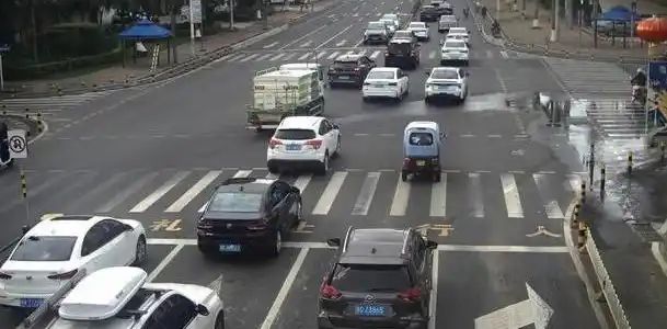 美财长宣告制裁银行!中国接任金砖主席,人民币取代美元就看这一关